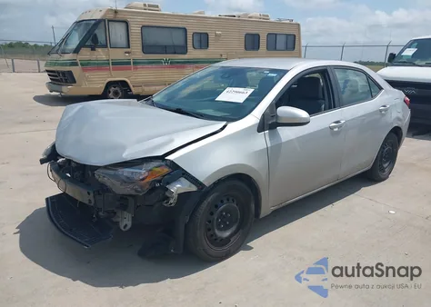 2018 Toyota Corolla Le z USA, uszkodzony, nr VIN 5YFBURHE6JP746865